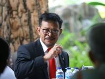 Dalam Setiap Raker Bapak Sebut Stok Kita Aman Sementara Jokowi Bilang Defisit Pangan? Mentan: Kami Jamin Persis, Saya Tidak Bohongi Jokowi