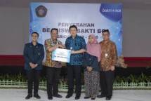 50 Mahasiswa Universitas Brawijaya Terima Beasiswa Bakti BCA Rp 350 Juta