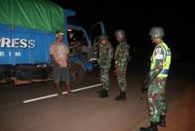 Wujudkan Perbatasan Aman dan Nyaman, Satgas Yonif 411 Kostrad Rutin Adakan Pemeriksaan