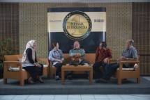 CEO PT Cahaya Buana Group, Simarba Atong Tjia mengatakan bahwa permintaan untuk sofa plastik knock down Napolly ini masih cukup tinggi di masyarakat. 