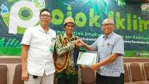 Tak Lagi Bakar Lahan, Petani Desa Mengkiang ini Sukses Tingkatkan Pendapatan