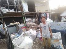 Kisah Sedih Para Pemulung di musim Corona, Ahmad: Saya Terpaksa Keluar Rumah Cari Makan Meski Sampah Plastik Makin Dikit