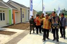 Sebagai kepanjangan tangan Pemerintah untuk Program Sejuta Rumah, Bank BTN menggelar akad KPR massal di Bogor. Sekitar jam 200 peserta akad KPR menggunakan skema Bantuan Pembiayaan Perumahan Berbasis Tabungan atau PBP2BT. 