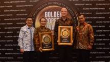 Managing Director Business Development & Marketing&nbsp;PT Modernland Realty Tbk. David Iman Santosa bersama Chief Technical Officer PT Modernland Realty Tbk. Biakto P Adi Putranto, Direktur Utama PT Mitra Sindo Sukses Sami Miettinen dan Corporate Communication Departemen Head PT Modernland Realty Tbk. Gunawan Setyo Hadi berpose bersama usai menerima penghargaan.