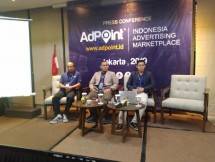 Dodit Waluyo Jati, CEO AdPoint kanan bersama Kwarta Fitra Rachmilliza (COO) tengah