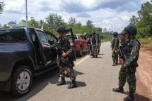 Satgas Yonif 411 Kostrad Amankan 8 Botol Miras Dari Pemudik