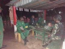 Satgas Yonif Mekanis Raider 411 Patroli Keamanan Bersama Linmas Kampung Yanggandur Merauke 