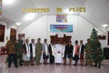 Personel Pamtas RI-PNG Yonif 411 Ibadah Malam Natal Bersama Warga Perbatasan Sota Papua 