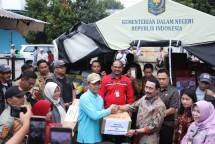 Kemendagri Salurkan Bantuan Bagi Warga Terdampak Banjir