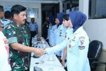 Panglima TNI Terima Kunjungan Atlet Penerjun TNI AU
