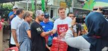 Oorja Group-Paparons Pizza-TVRI Memberikan Bantuan Kepada Korban Banjir Jabodetabek