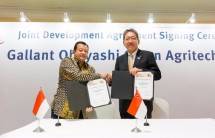 Mr. Frans Gunara, Executive Director and Chief Operating Officer and Director of PT Persada Hijau Cemerlang dan Mr. Yuichi Yamamoto, Managing Executive Officer, General Manager of Technology Business Development Division, Obayashi Corporation