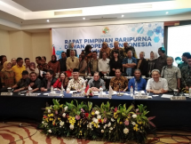 Pengurus Dewan Koperasi Indonesia periode 2020 &ndash; 2024 usai menggelar Rapat Pimpinan Paripurna pertama di Jakarta, Kamis (16/1/2020).