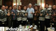 Gubernur Jateng Ganjar Pranowo saat menemui Ketua Umum HKI Sanny Iskandar beserta jajarannya (Foto: Dok.Industry.co.id)