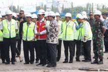 Panglima TNI Marsekal TNI Dr. (H.C.) Hadi Tjajanto, S.I.P (Kanan baju hijau)