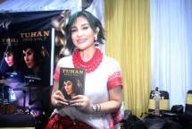 Connie Constantia Luncurkan Buku Tuhan Tidak Adil 