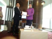 Dirut Bank Muamalat Ahmad K Permana bersama Yusril Ihza Mahendra
