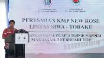 Kepala Badan Pengembangan Sumber Daya Manusia Industri (BPSDMI) Kementerian Perindustrian, Eko S.A. Cahyanto saat peresmian Kapal Ferry Ro-Ro Cargo 1.395 GT &ldquo;KMP New Rose&rdquo; di Makassar, Sulawesi Selatan