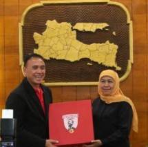 Gubernur Jatim Khofifah Kumpulkan Manager Club dan Supporter Tim 