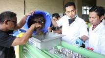 Aktivitas pengolahan limbah Tandan Kosong Kelapa Sawit (TKKS) yang dijadikan sebagai bahan baku untuk industri kertas dan karton di Balai Besar Pulp dan Kertas (BBPK)