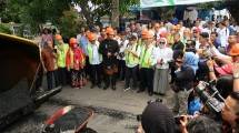 Chandra Asri Bangun Jalan Aspal Plastik di Semarang