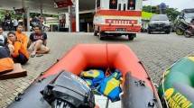 Suzuki Club Reaksi Cepat Terobos Air Setinggi 2 Meter Evakuasi Korban Banjir di Jakarta dan Sekitarnya
