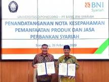 Dirut BNI Syariah Abdullah Firman Wibowo bersama Rektor Undip Yos Johan Utama