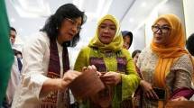 Dirjen IKMA Kemenperin Gati Wibawaningsih bersama Ketua Umum Dekranas, Wury Maruf Amin saat pergelaran program e-Smart IKM 