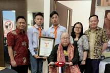 Adik Kakak Asal BPK penabur pecahkan rekor muri