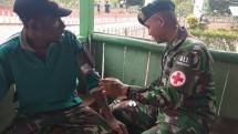 Satgas Yonif 411 Kostrad Berikan Layanan Kesehatan Warga Perbatasan 