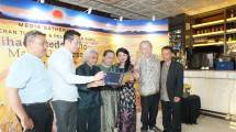 SRIHADI DAN BENTANG ALAM DALAM MAN x UNIVERSE