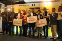 Eka Putra Wirya, Pembina PB Percasi - Ichsan, Ketua Umum PB Percasi - Kristianus Liem, Manager UT Inspiring Youth - Utut Adianto (Ketua Umum PB Percasi 2017-2021) - Novendra Priasmoro (Grandmaster) - Aditya Bagus Arfan (Candidate Master) - Frans Kesuma, Presiden Direktur PT United Tractors Tbk - Henry, Sekjen PB Percasi - Edhie Sarwono, Direktur PT United Tractors Tbk