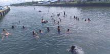 Tingkatkan Kemampuan Sebagai Prajurit Mitra Laut, Menrat 3 Marinir Laksanakan Renang Laut 