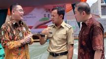 Direktur Utama BNI Syariah Abdullah Firman Wibowo bersama Walikota Bogor Bima Arya Sugiarto didampingi developer PT Terra Nusa Indonesia Henky M Soebiantoro, meresmikan program BNI Griya Swarakarya iB Hasanah, di Perumahan Terra Maha