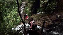 Serunya Menelusuri Jejak Air Terjun Tumpak Sewu, Lumajang