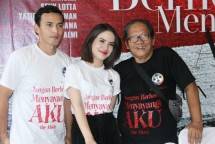 Sutradara Dedi Setiadi (Kaos Hitam)
