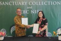 Brigjend Polisi (Purn) Panjang Yuswanto, Komisaris The Sanctuary Collection (kiri) dan Thio Tien Nila Secured Loan Product Management Head OCBC NISP