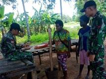 Prajurit Pamtas RI-PNG Yonif 411 Manfaatkan Lahan Kosong Menjadi Kebun Sayur 