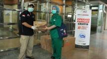 Frisian Flag Indonesia bermitra dengan Aksi Cepat Tanggap dalam aksi #OperasiPanganGratis membagikan susu siap minum kepada Tenaga Medis RS Tarakan Jakarta