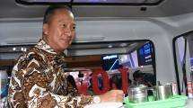 Menteri Perindustrian Agus Gumiwang Kartasasmita 