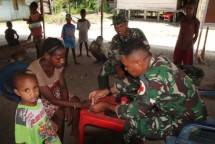 TNI Berikan Pelayanan Kesehatan Bagi Warga Epem