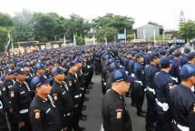 Satpam tenaga kerja yang bekerja secara outsourcing