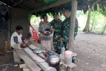 Satgas Pamtas RI-PNG Yonif 411 Berikan Bantuan Sembako kepada Warga Binaan