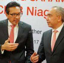 Presdir CIMB Niaga Tigor Siahaan dan Preskom Tengku Abdul Aziz (foto Aktual.com)