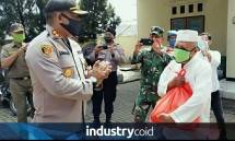 Pembagian Sembako Sinar Mas Land kepada warga tangsel
