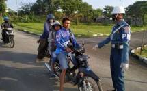 Danmenbanpur 2 Marinir Razia Kendaraan Cegah Penyebaran Covid-19