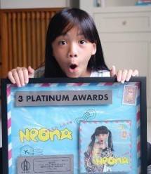 Neona Raih Triple Platinum Pertamanya