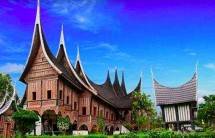 Ilustrasi Rumah Gadang di padang Sumbar (foto kompas) 