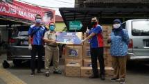TIKI Salurkan Bantuan APD Anak Yatim dan Sembako Karyawan