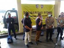 Baharkam Polri Salurkan Sembako ke Sekuriti yang Dirumahkan